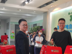 新年福利丨有一種年味叫公司發年貨啦！