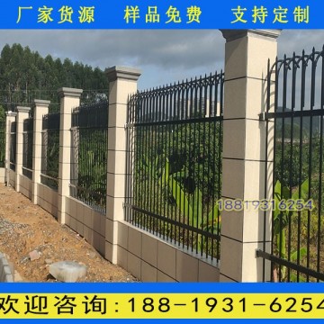 江門項(xiàng)目部圍墻護(hù)欄現(xiàn)貨 三橫梁帶花